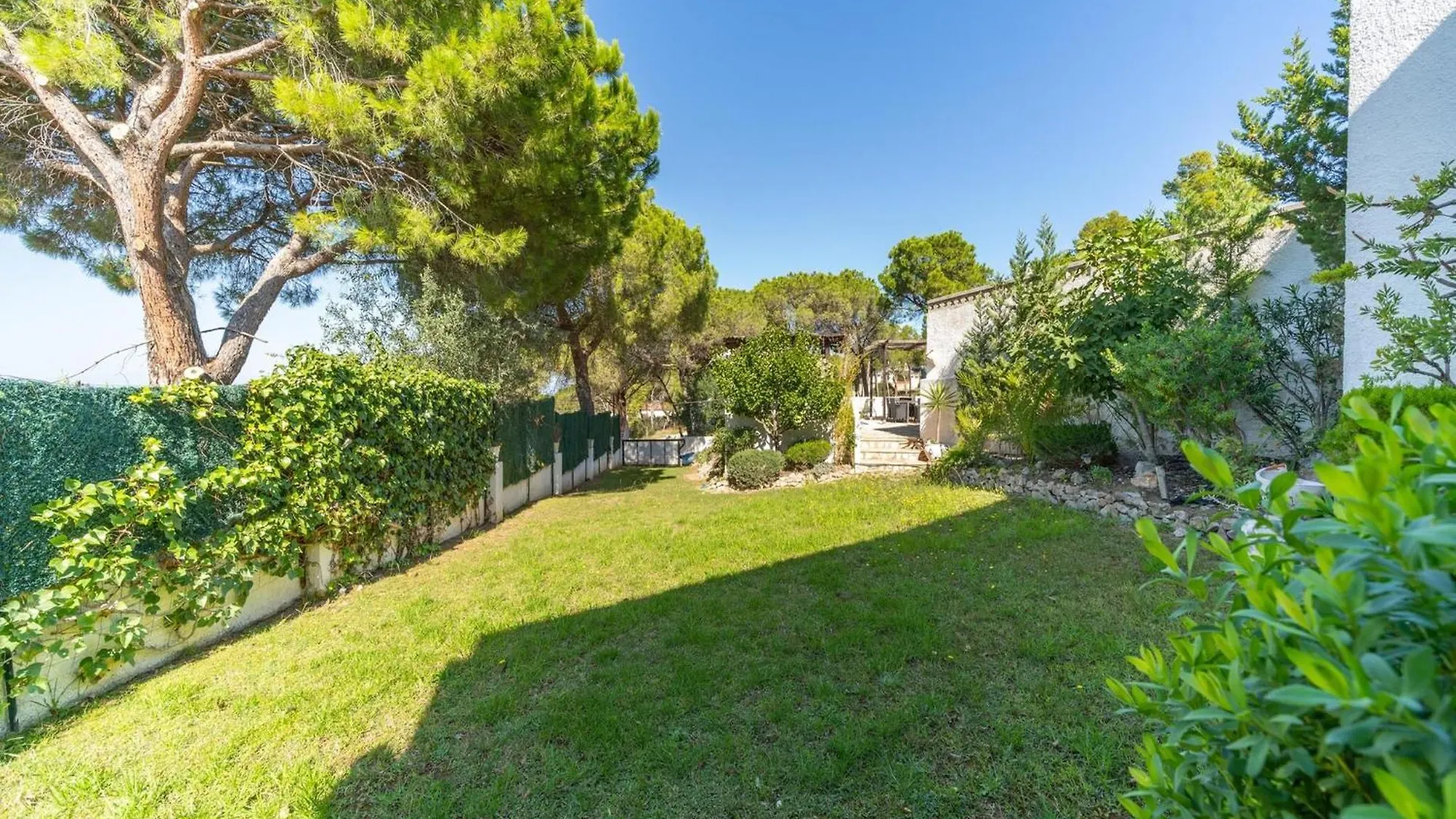 Vila Cosy House With A Large Outdoor Area L' Escala